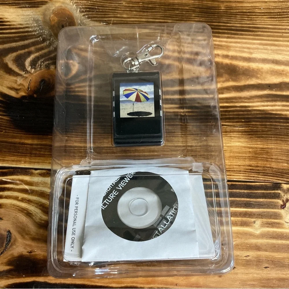 NIB Digital Picture Viewer Keychain